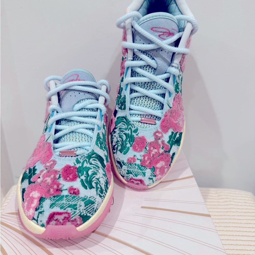 LeBron XXI PRM Floral Sneakers - Picture 2 of 5